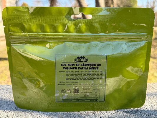 Kus-kuss ar dārzeņiem un zaļumiem karija mērcē