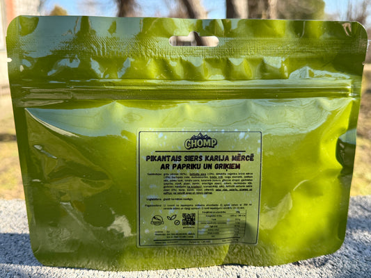 Pikantais siers karija mērcē ar papriku un griķiem