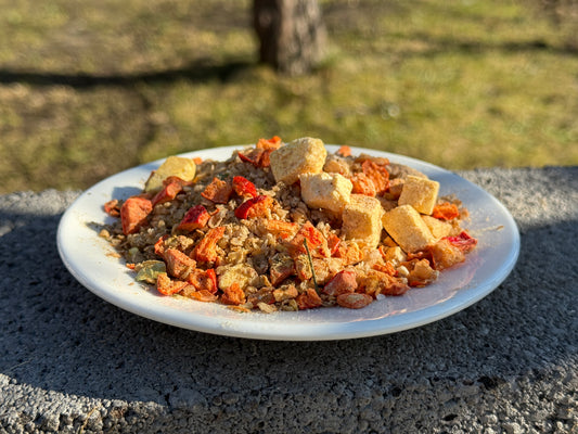 Pikantais siers karija mērcē ar papriku un griķiem