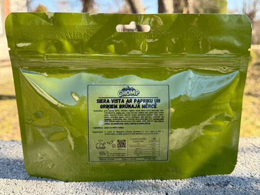 Siera vista ar griķiem un papriku brūnajā mērcē