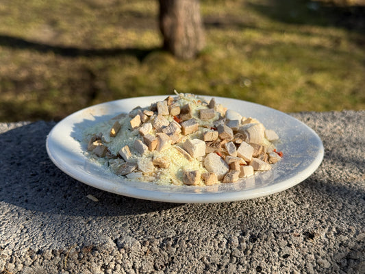 Vistas frikasē krējuma-sēņu mērcē ar kartupeļu biezeni