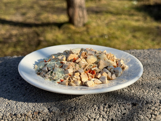 Vistas stroganovs ar sēnēm un kartupeļu biezeni